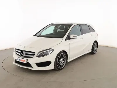 Usado Mercedes B200 AMG line 136 CV (100 kW) 2016 Blanco Utilitario