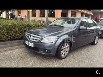 Usado Mercedes C200 Elegance 136 CV (100 kW) 2010 Negro Berlina