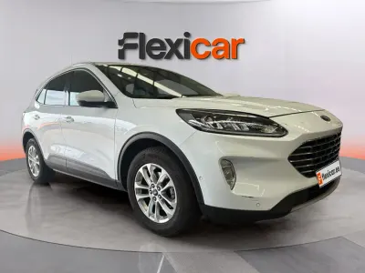 Usado Ford Kuga ST-Line 226 CV (166 kW) 2023 Blanco SUV