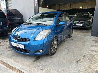 Azul Usado 2010 Toyota Yaris Berlina | 6499 € (Un poco caro)