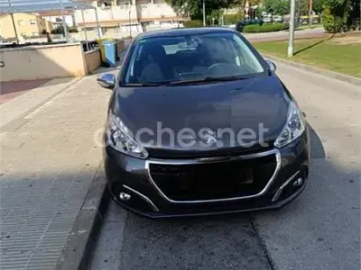 Używany Peugeot 208 Style 82 KM (60 kW) 2017 Szary Hatchback