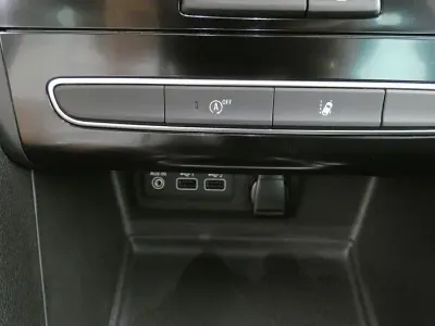 Usado Renault Mégane GrandTour Zen 140 CV (102 kW) 2022 Blanco Familiar
