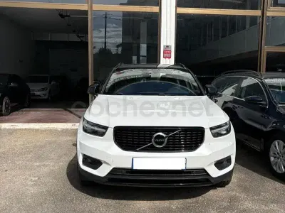 Käytetty Volvo XC40 Inscription 150 HP (110 kW) 2018 Valkoinen Katumaasturi