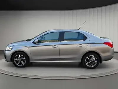 Usado Citroën C-Elysee I PureTech 82 HP (60 kW) 2018 Cinzento Sedan