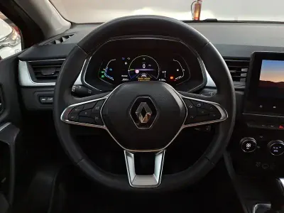 Usado Renault Captur Zen 145 CV (106 kW) 2022 Rojo SUV