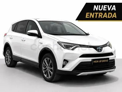 Usado Toyota RAV4 Hybrid Advance 197 CV (144 kW) 2018 Blanco SUV