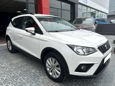 Usado Seat Arona Style 95 CV (69 kW) 2020 Blanco SUV
