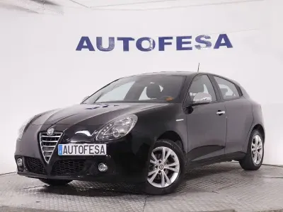 Usado Alfa Romeo Giulietta Distinctive 105 CV (77 kW) 2015 Negro metalizado Utilitario