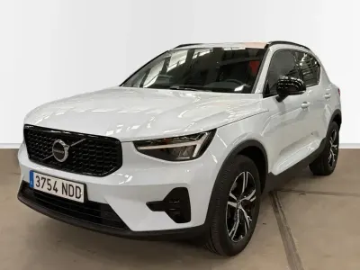 Usado Volvo XC40 Plus 163 CV (119 kW) 2025 Negro SUV