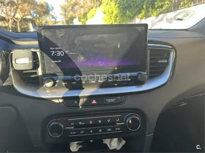 Usado Kia XCeed 100 CV (73 kW) 2024 Negro SUV