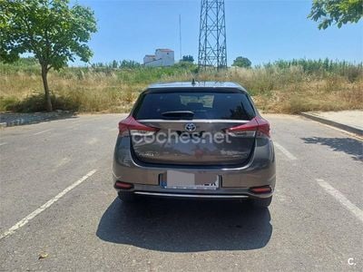 Toyota Auris Hybrid