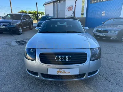 Usado Audi TT Roadster 150 CV (110 kW) 2002 Gris / plata Descapotable
