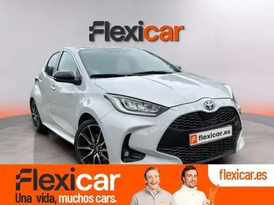 Usado Toyota Yaris Hybrid Sport 116 CV (85 kW) 2023 Blanco Utilitario