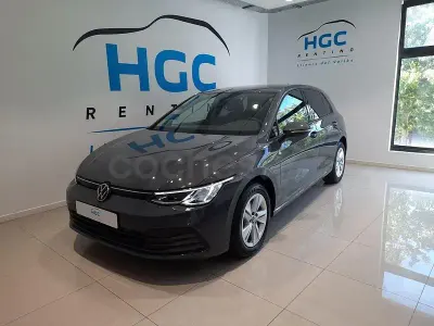 Usado VW Golf VIII Life 115 CV (84 kW) 2023 Gris / plata Berlina
