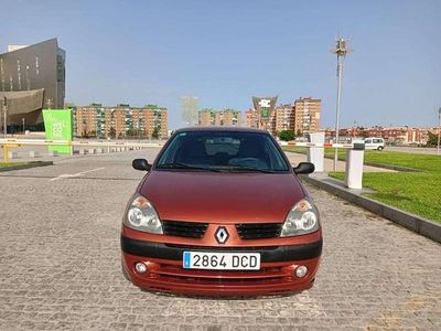 Usado Renault Clio II Expression 80 CV (58 kW) 2004 Burdeos Utilitario
