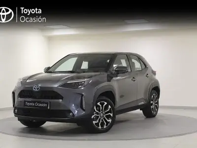 Usado Toyota Yaris Cross Active 116 CV (85 kW) 2022 Gris / plata SUV