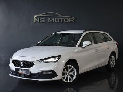 Usado Seat Leon Style 115 CV (84 kW) 2022 Blanco Familiar