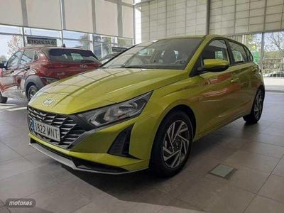 Usado Hyundai i20 83 CV (61 kW) 2024 Lucid lime Utilitario