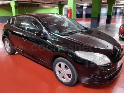 Usado Renault Mégane III Dynamique 130 CV (95 kW) 2010 Negro Berlina