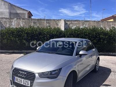 Usado Audi A1 Attraction 105 CV (77 kW) 2010 Gris / plata Utilitario