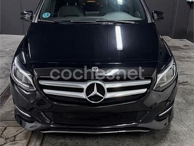Usado Mercedes B200 136 CV (100 kW) 2018 Negro Monovolumen