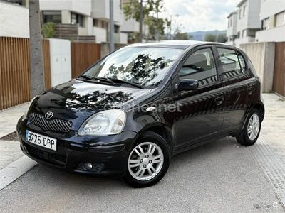 Usado Toyota Yaris 87 CV (63 kW) 2005 Negro Berlina