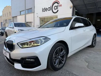Usado BMW 116 Sport Line 116 CV (85 kW) 2021 Blanco Utilitario