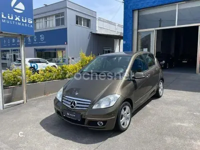 Usado Mercedes A180 Avantgarde 109 CV (80 kW) 2011 Marrón Utilitario