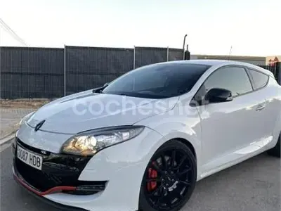 Usado Renault Mégane III 250 CV (183 kW) 2011 Blanco Berlina