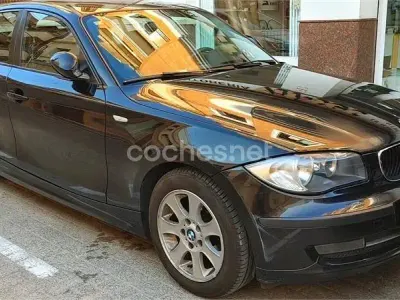 Usado BMW 116 122 CV (89 kW) 2009 Negro Utilitario