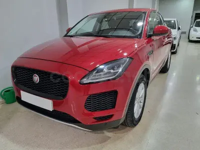 Usado Jaguar E-Pace 200 CV (147 kW) 2020 Rojo SUV