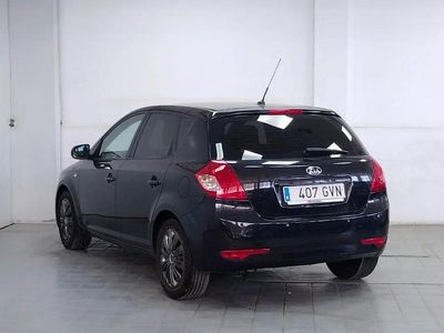 Używany Kia Ceed 91 KM (66 kW) 2010 Czarny Hatchback