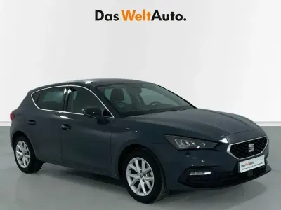 Usado Seat Leon Style 116 CV (85 kW) 2025 Azul Berlina
