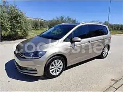 Usado VW Touran Advance 115 CV (84 kW) 2019 Beige Monovolumen