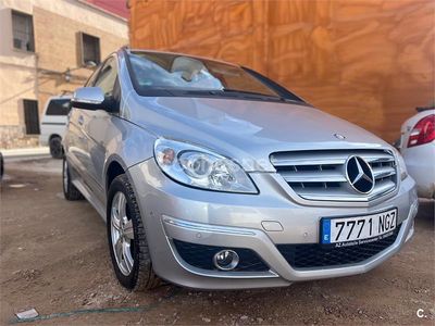 Gris / plata Usado 2011 Mercedes B180 Sport Edition Monovolumen | 6300 € (Precio justo)