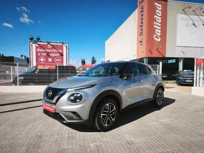 Usado Nissan Juke Acenta 114 CV (83 kW) 2024 Gris / plata SUV