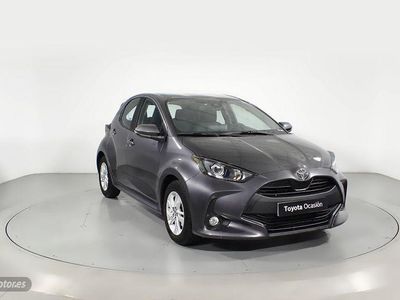 Usado Toyota Yaris Edition 125 CV (91 kW) 2024 Gris Berlina
