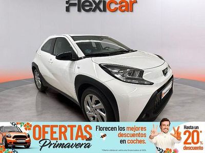 Usado Toyota Aygo Play 72 CV (52 kW) 2024 Blanco Utilitario