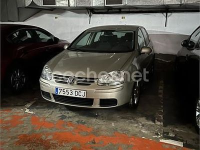 Usado VW Golf IV Highline 102 CV (75 kW) 2005 Beige Berlina