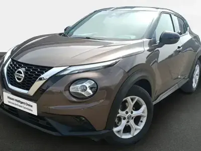 Usado Nissan Juke N-Connecta 114 CV (83 kW) 2022 Chesnut bronze (metalizado) SUV