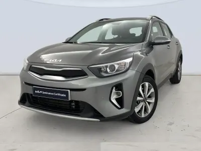 Usado Kia Stonic 101 CV (74 kW) 2025 Gris SUV