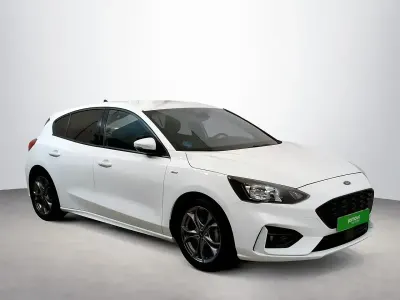 Usado Ford Focus ST-Line 125 CV (91 kW) 2021 Blanco Berlina