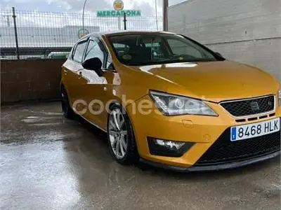 Usado Seat Exeo Sport 143 CV (105 kW) 2012 Amarillo Familiar