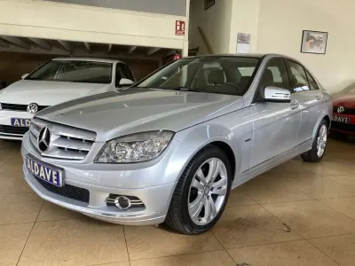 Usado Mercedes C220 Avantgarde 170 CV (125 kW) 2008 Plateado Berlina