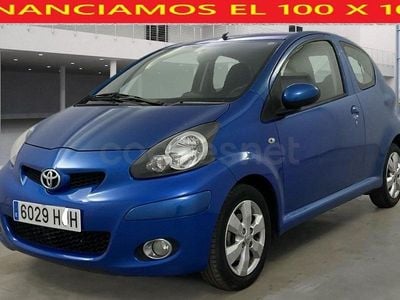 Usado Toyota Aygo Connect Style 68 CV (50 kW) 2012 Azul Utilitario