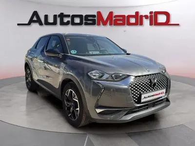 Usado DS Automobiles DS3 Crossback So Chic 110 CV (80 kW) 2021 Gris / plata SUV