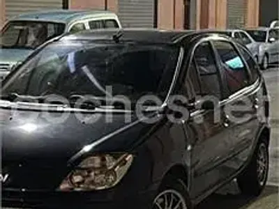 Usado Renault Scénic Privilege 80 CV (58 kW) 2002 Gris / plata Monovolumen