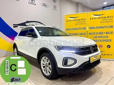 Usado VW T-Roc Life 150 CV (110 kW) 2023 Blanco SUV