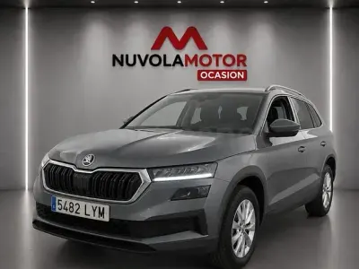 Usado Skoda Karoq Ambition 115 CV (84 kW) 2022 Gris / plata SUV