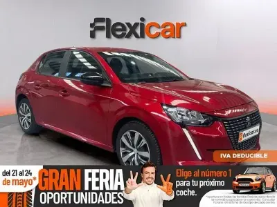 Usado Peugeot 208 Active 75 CV (55 kW) 2023 Rojo Utilitario